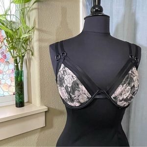 Victoria’s Secret Very Sexy Strappy Bra - 36DD Unlined